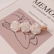 Kẹp mái hoa hồng sang trọng phong cách Hàn Quốc, phụ kiện tóc nữ KT045 - Filibra.[Vàng-Trắng ngẫu nhiên]..