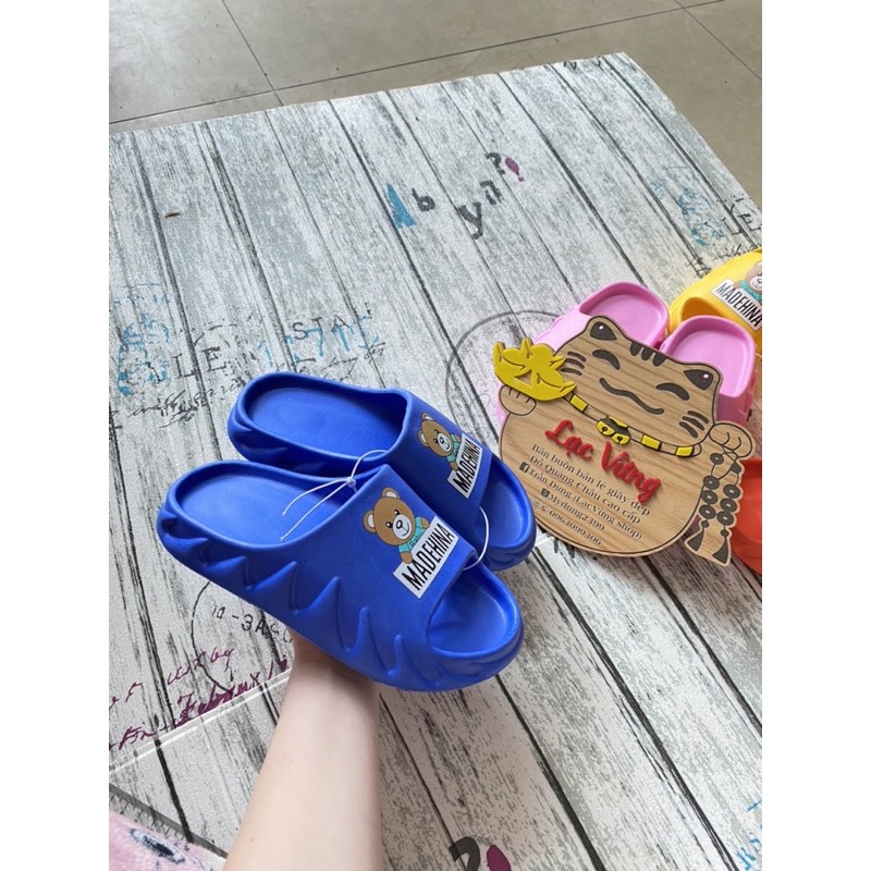 Dép bánh mì hình gấu cho bé lớn