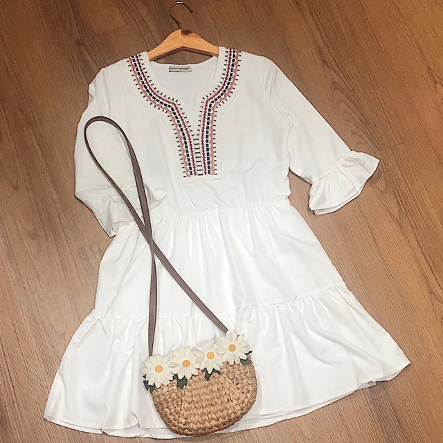 Đầm váy trắng tay loa freesize dưới 50kg (kèm hình thật) | BigBuy360 - bigbuy360.vn