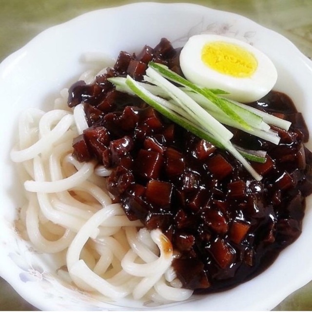 Sốt tương đen nấu mỳ jajangmyeon Hàn Quốc 250gr