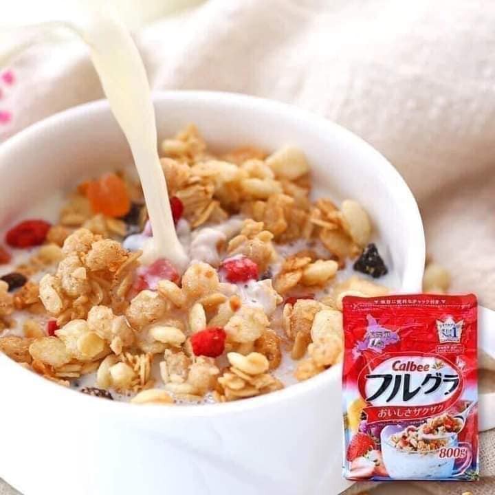 [Mã GROSALE2703 giảm 8% đơn 250K] Ngũ cốc CALBEE Nhật Bản màu đỏ 750g
