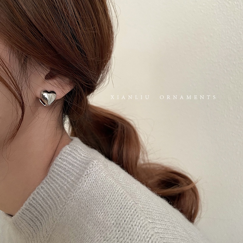 Khuyên Tai Hình Trái Tim Phong Cách Harajuku Mới Chất Lượng Cao Dễ Phối Đồ