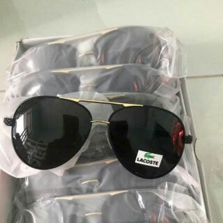 Kính của Vân Nguyễn
