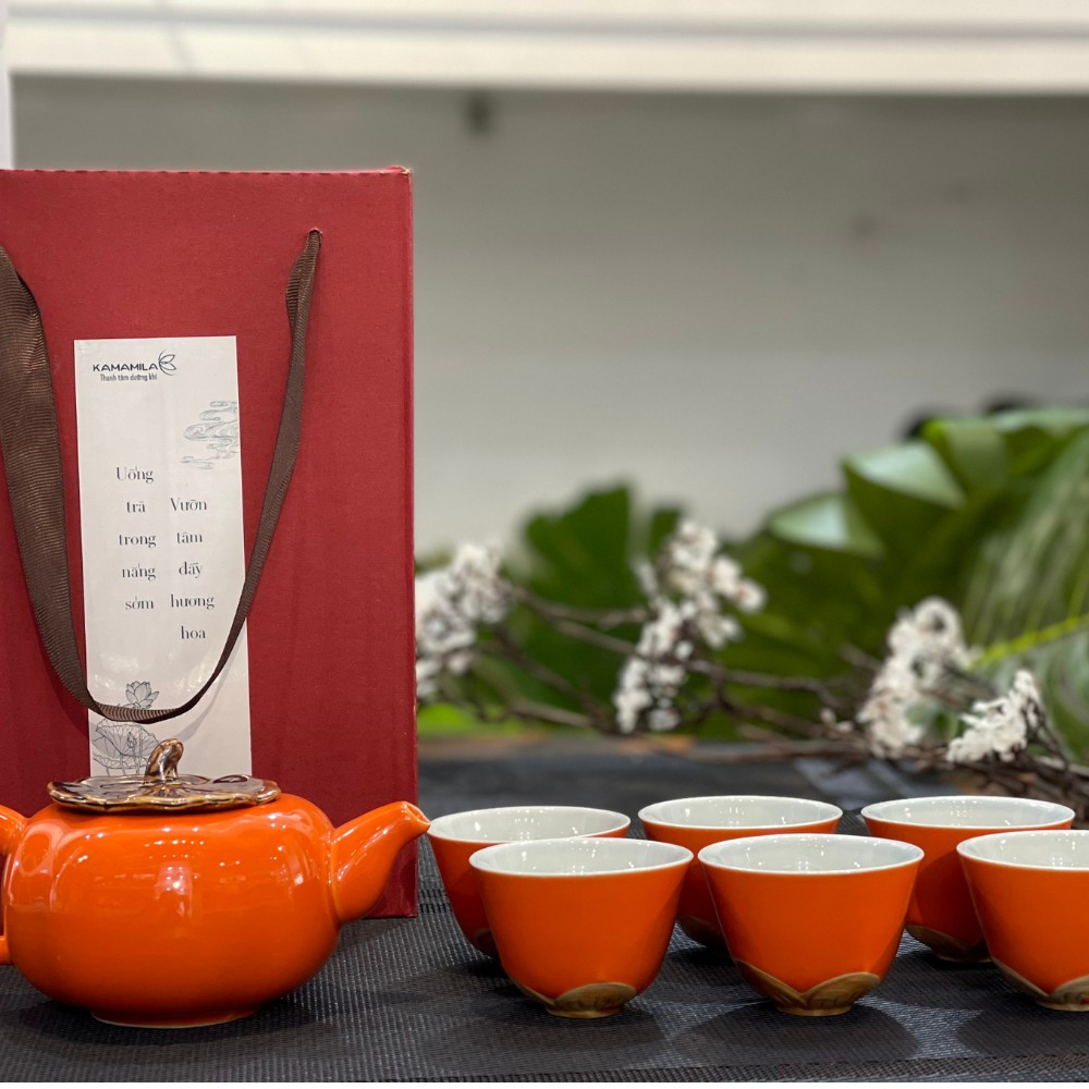 QUÀ TẶNG BỘ ẤM CHÉN PHA TRÀ KAMAMILA