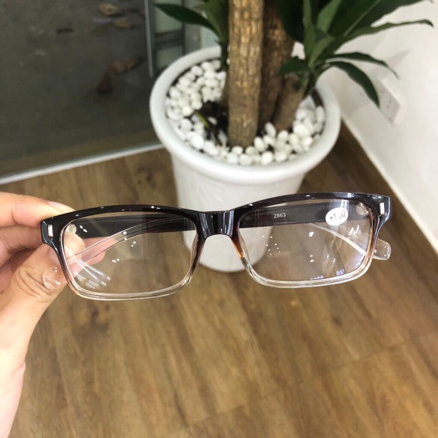 Kính lão lắp sẵn