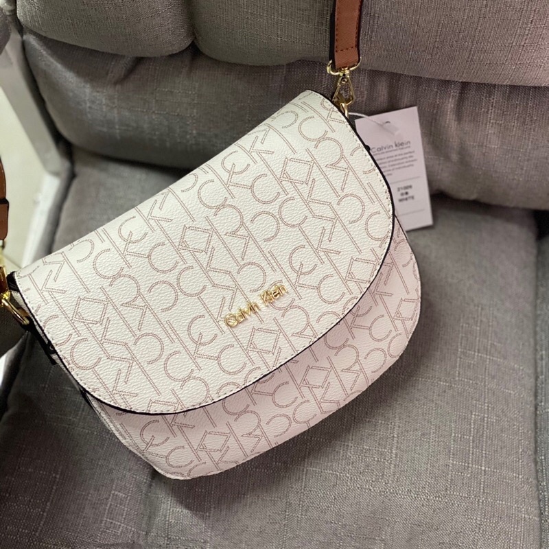 túi cK bầu bán nguyệt đeo chéo Size 20cm giá sale