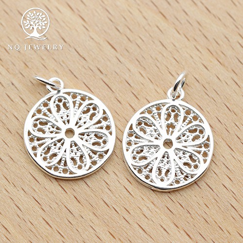 Charm bạc mặt tròn treo hình hoa - NQ Jewelry