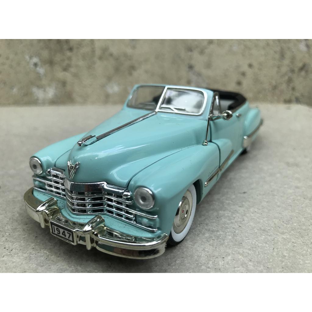 Mô hình xe cổ Cadillac Series 62 1947 - 1:32