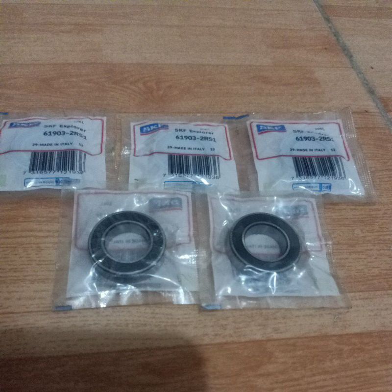 Vòng Bi 61903 / 6903 2RS1 SKF (Vỏ Cao Su 2 Mặt)