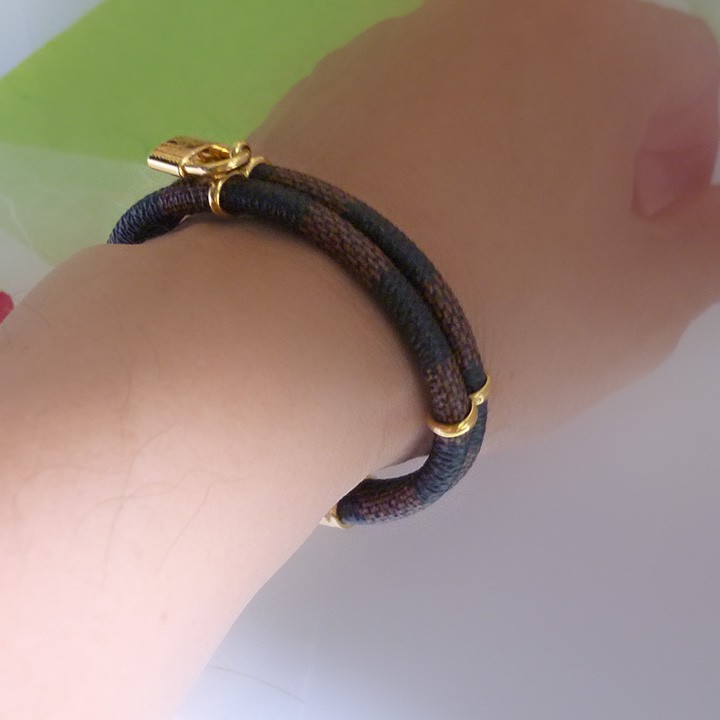 Vòng tay thời trang VF715