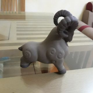 Tượng Gốm Hình Con Dê