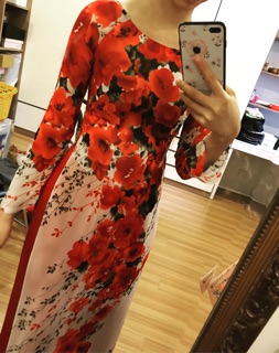 Áo dài voan hoa quần lụa đỏ