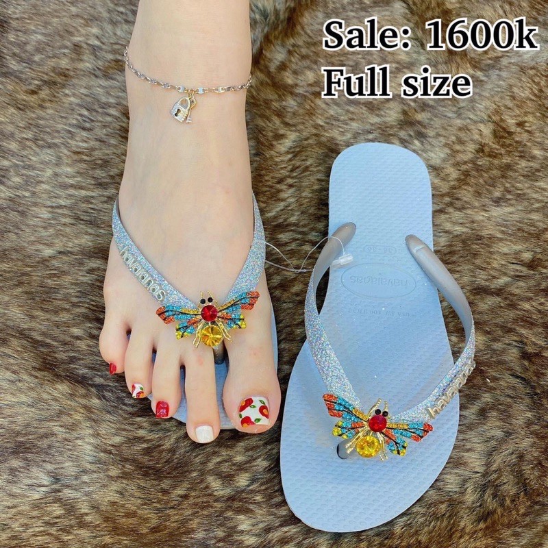 Charm ong 2 màu gắn dép havaianas