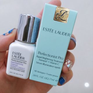 Tinh chất serum trắng da, nâng cơ Estee Lauder Perfectionist Pro Vitamin C 7ml