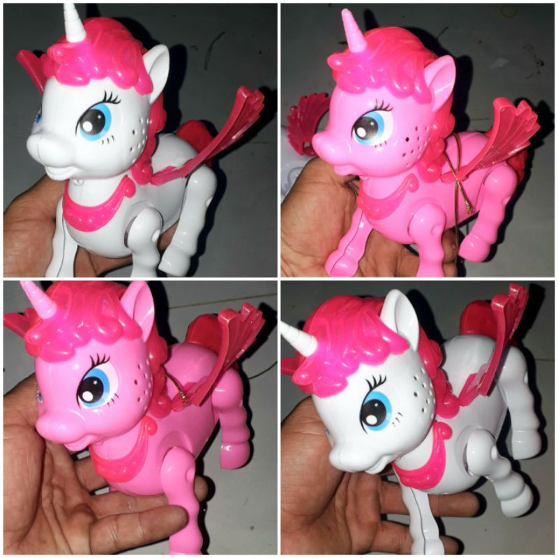 Một mô hình chú Ngựa Pony bằng nhựa có nhạc và đèn led rất đẹp tặng kèm pin