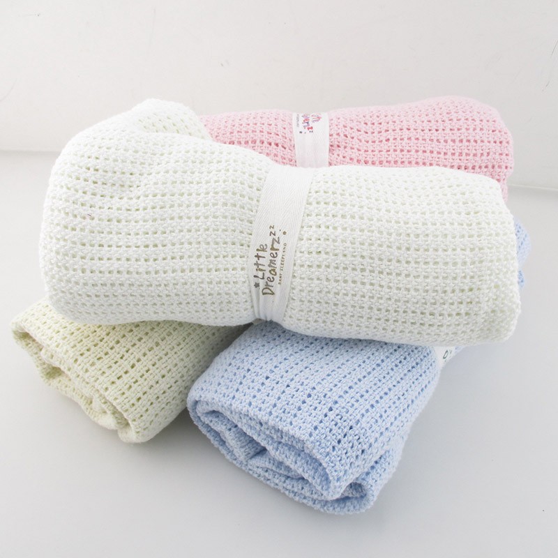 Chăn Cotton Quấn Quanh Người Giữ Ấm Tốt Cho Bé Vào Mùa Hè