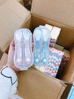 Set thìa dĩa bẻ cong cho bé tập xúc