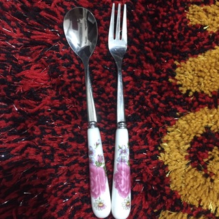 Bộ đôi thìa + dĩa cán sứ cực xinh