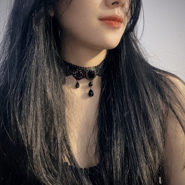 Vòng cổ ren đen cổ điển đính hạt