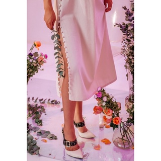 Đầm linen suông đính cúc