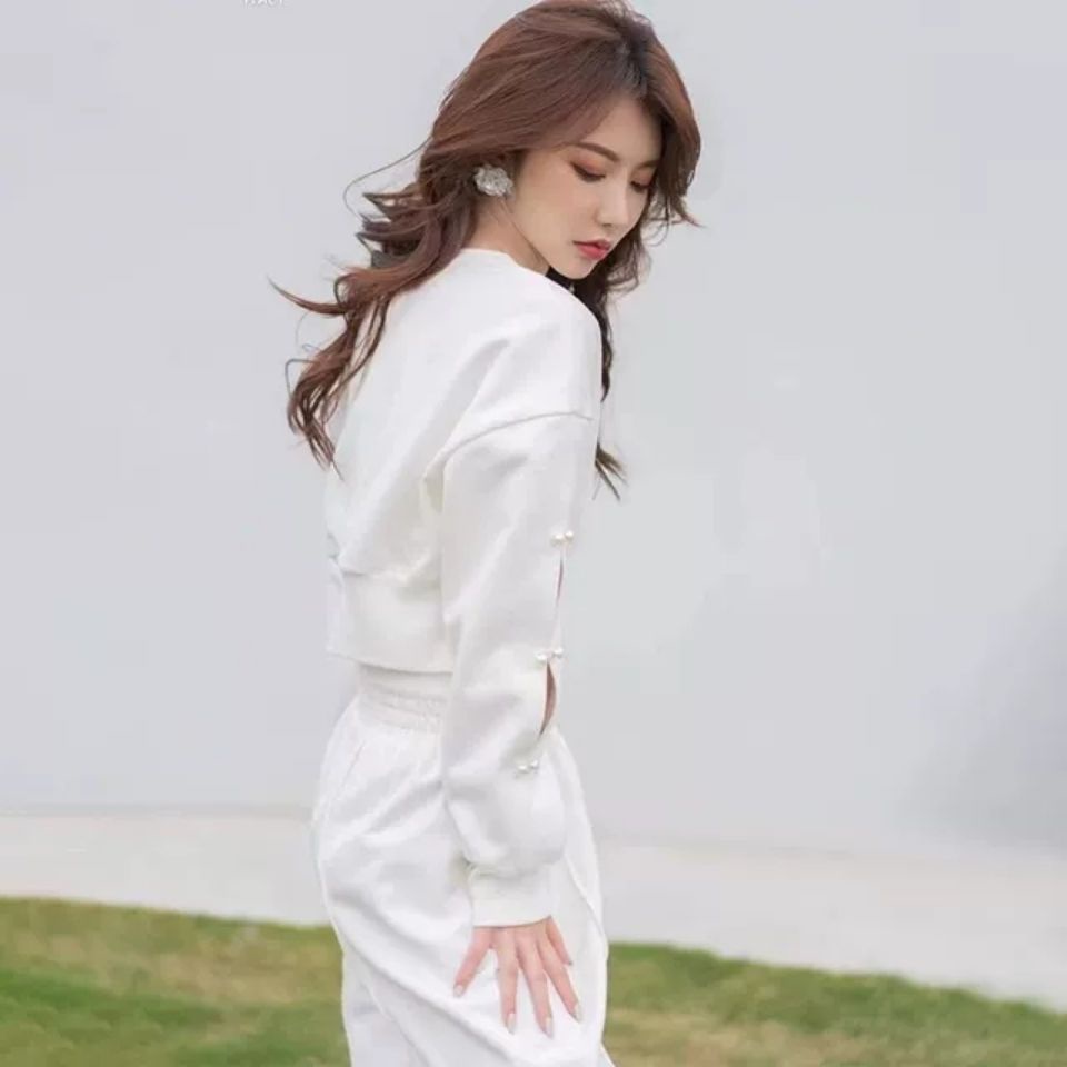 Spring style women's wear 2022 new design sense minority white leisure fashion foreign style sports sweater two-piece suit trend