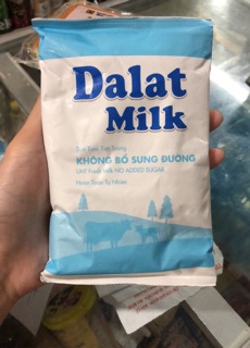 { BB223 } Sữa Tươi Tiệt Trùng Dalat Milk Túi 220ml ( MKBLN )