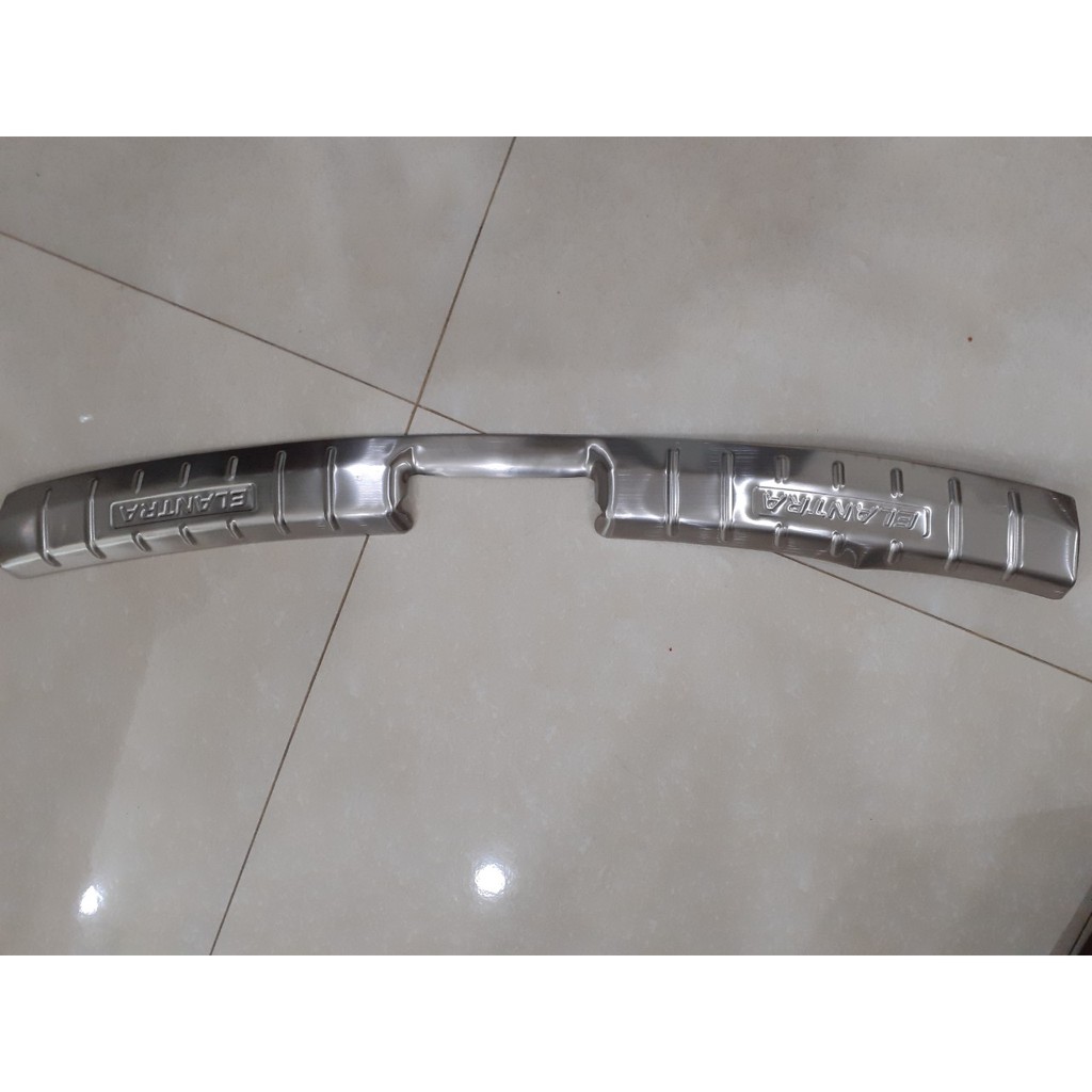 Chống trầy cốp trong inox cho xe Hyundai Elantra đời 2016-2018