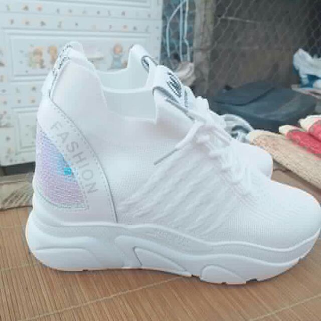 Giày thể thao nữ