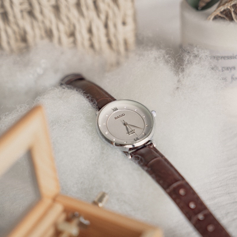 Đồng hồ cặp nam nữ dây da cá sấu BASID ĐÍNH ĐÁ nâu mặt trắng đồng hồ đôi chính hãng Watchesbytif size 30mm & size 38mm | BigBuy360 - bigbuy360.vn