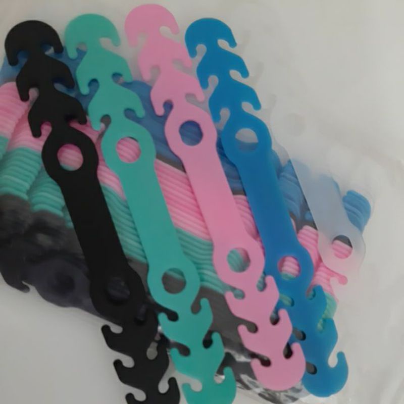 5 tay đeo khẩu trang