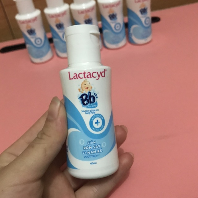 Sữa Tắm Gội Lactacyd BB-Giảm rôm sảy và hăm kẽ 60 ml cho Bé | BigBuy360 - bigbuy360.vn