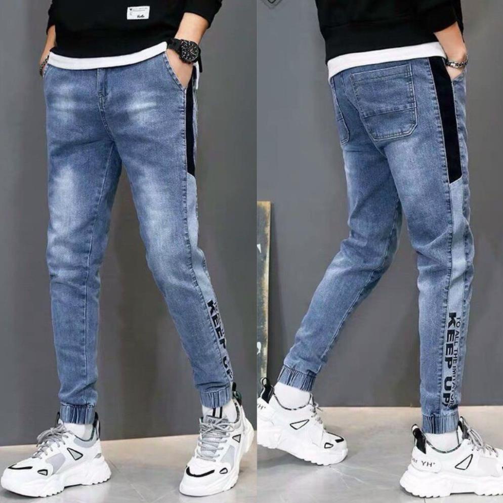 Quần Jean Nam Chất Bò XuMon Phối Viền Đen Chữ Vô Cùng Độc Đáo Cá Tính Hót Nhất Hiện Nay !