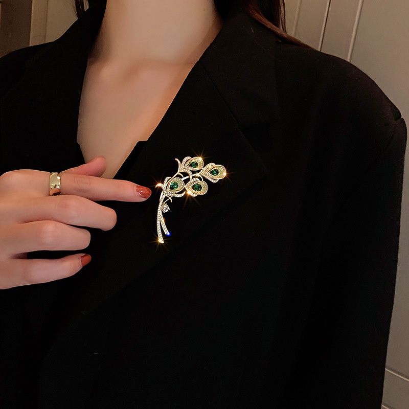 Ghim Cài Áo Hình Hoa Hồng Đính Đá Thời Trang
