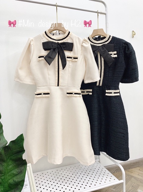 Váy dạ nơ cổ