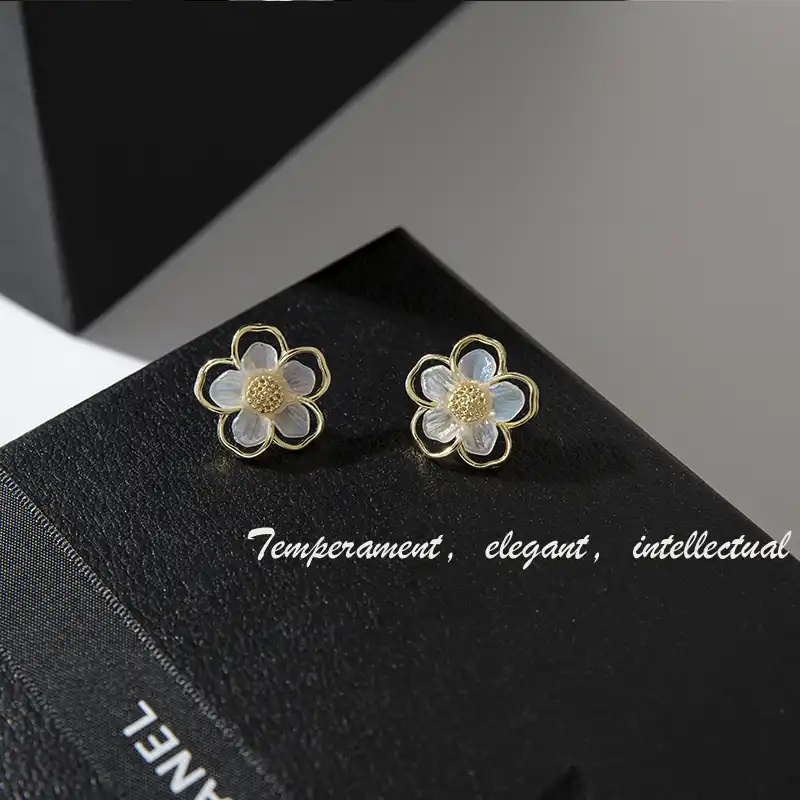 Bông Tai Đính Hoa Xinh Xắn Phong Cách Hàn Quốc