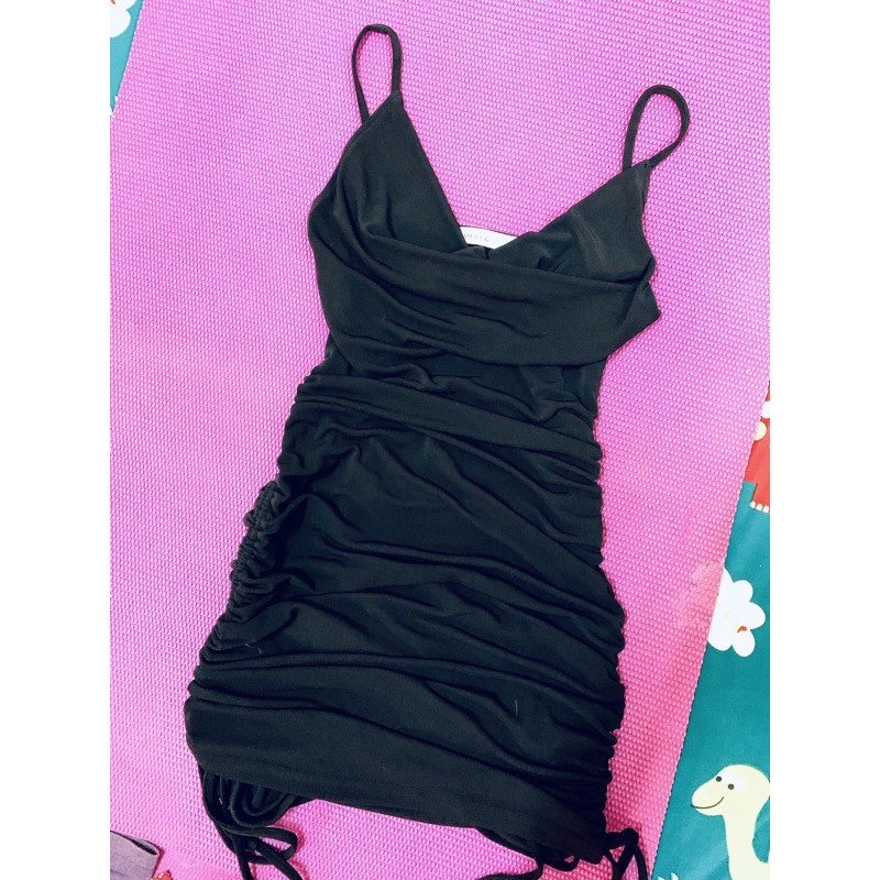 Thanh lý đầm body trễ cổ Small G