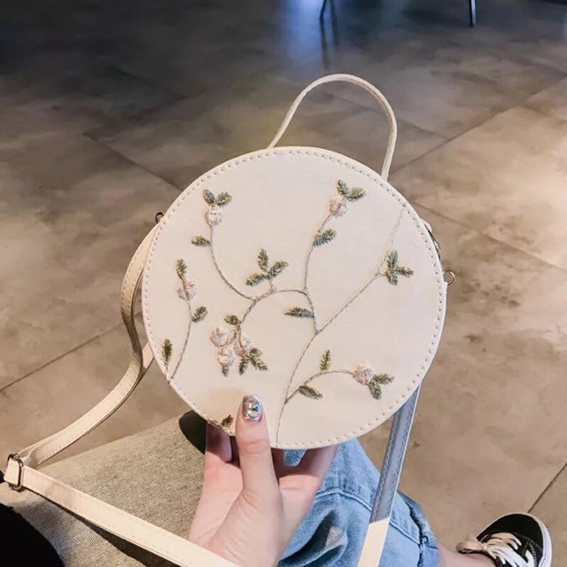 Túi hộp tròn đeo chéo hoạ tiết