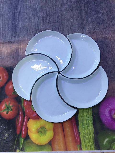 Bộ đĩa mặt trăng. Rộng 50cm. Hàng sứ Bát Tràng