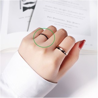 Nhẫn đen mảnh đơn giản