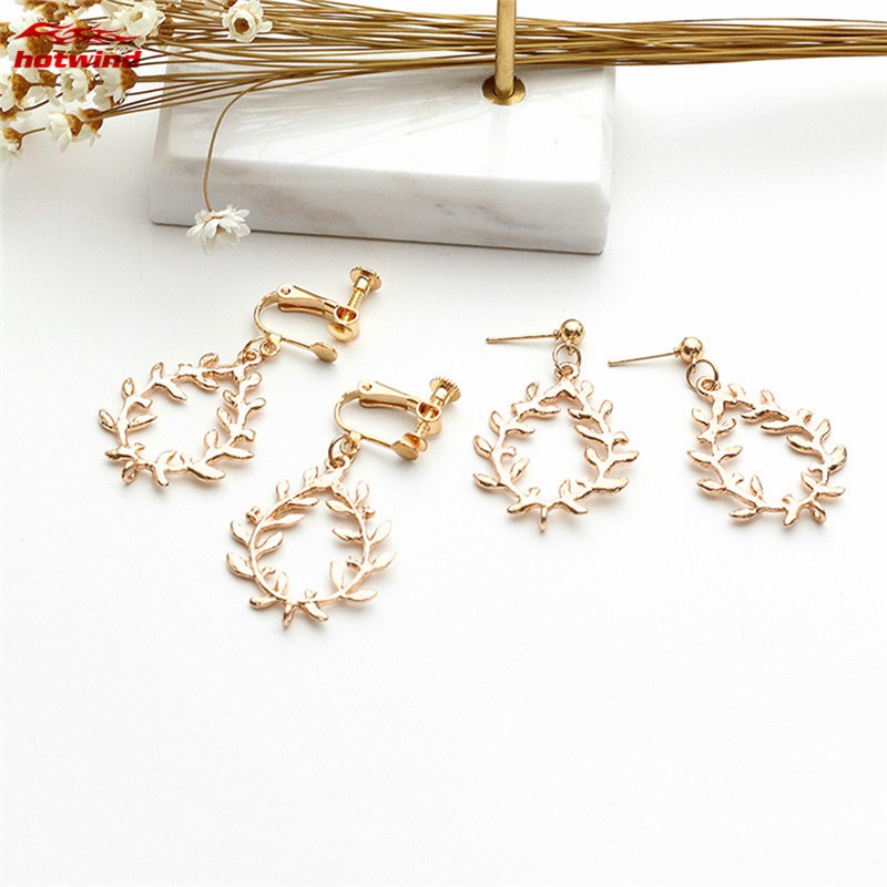 Khuyên tai phong cách Hàn Quốc trẻ trung thanh lịch tao nhã dành cho nữ