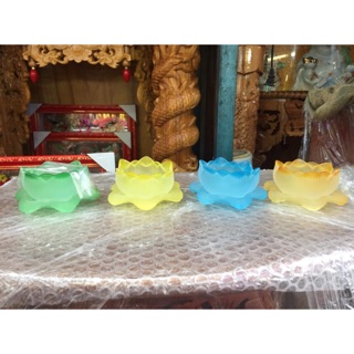 Chân nến hoa sen lưu ly