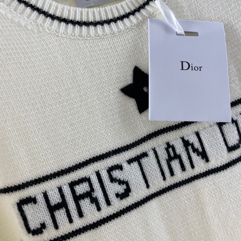 Đầm len tăm Dior CD tay ngắn, ôm dáng siêu xinh