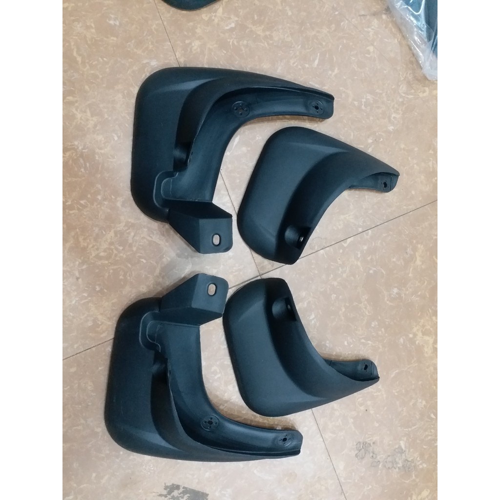 Bộ 4 Chắn Bùn Nhựa Dẻo Cho Xe Hyundai Getz