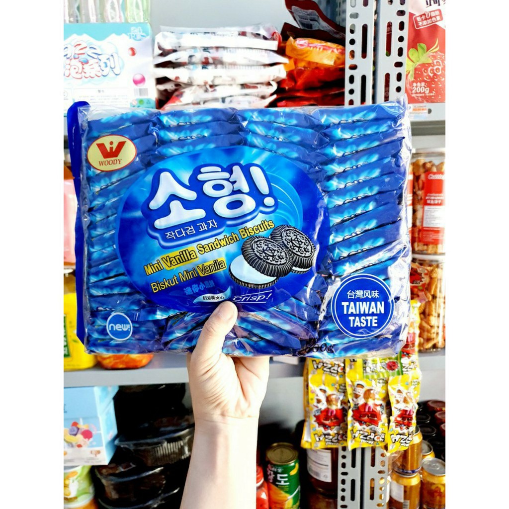 Một gói bánh oreo mini kẹp kem 6 vị Woody Hongkong gói lớn 600g gồm 60 cái nhỏ bên trong