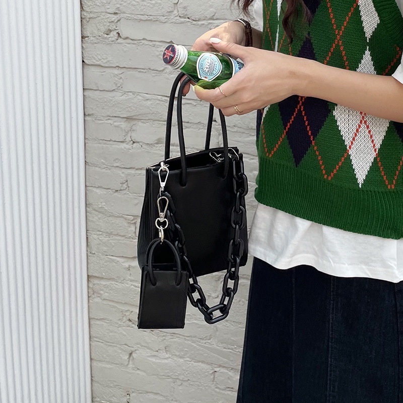 Túi đeo chéo IELGY phối chuỗi xích xách tay thời trang đơn giản dành cho nữ