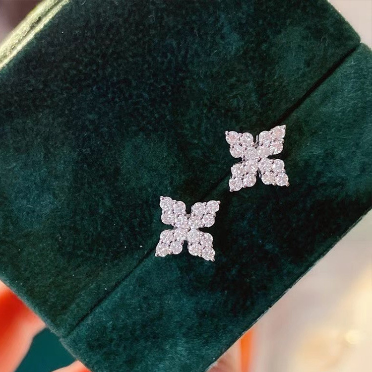 Đôi bông tai mặt hình hoa đính đá phong cách Hàn Quốc cho nữ Pt950