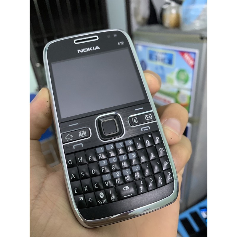 Điện thoại Nokia e72 loại vỏ zin đẹp