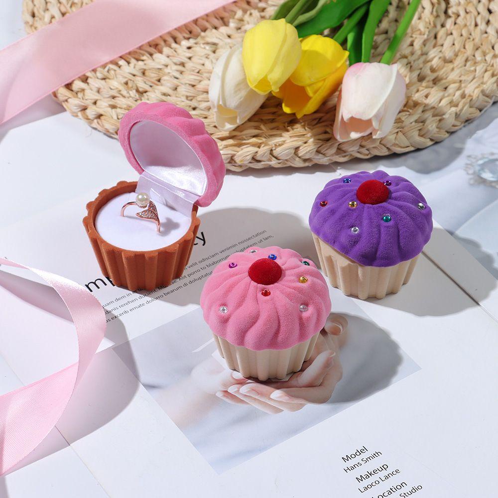 Giá Đỡ Trưng Bày Nhẫn Làm Quà Tặng