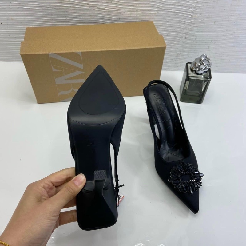 Guốc Zara đính đá sẵn 39