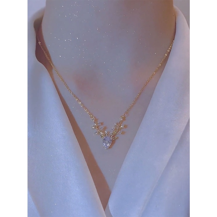 Vòng cổ titan nữ mặt hình hươu đính đá zircon lấp lánh thiết kế thời trang mẫu mới 2023